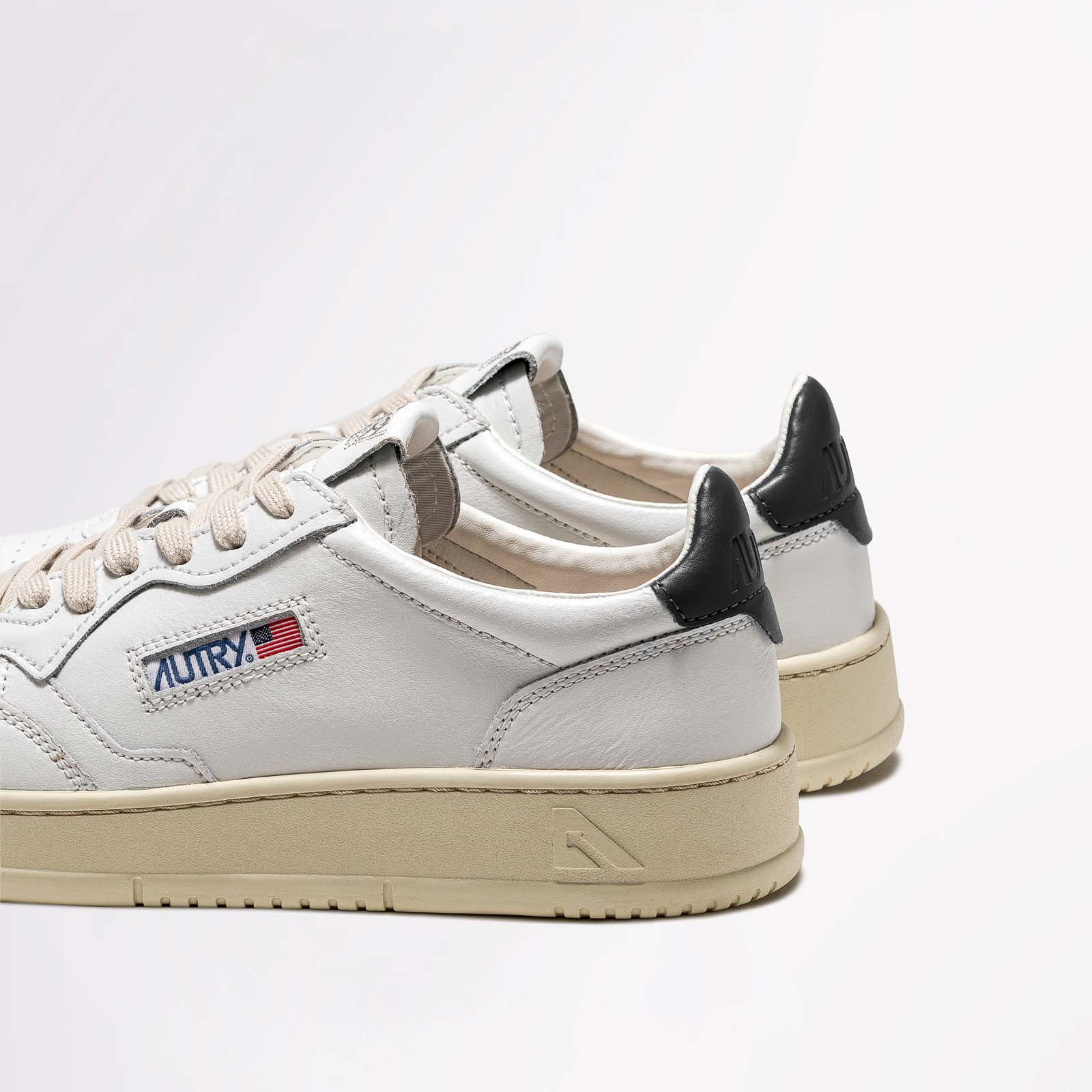 AUTRY Women Medalist LL22  - Leder weiß/schwarz
